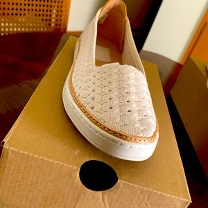 Cream ugg slip ons